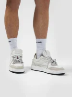 Gcds Sneakers Con Fiocco Bucket (1)